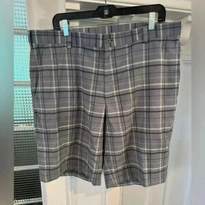 Nike golf Dri fit men’s shorts gray, black & white plaid size 38